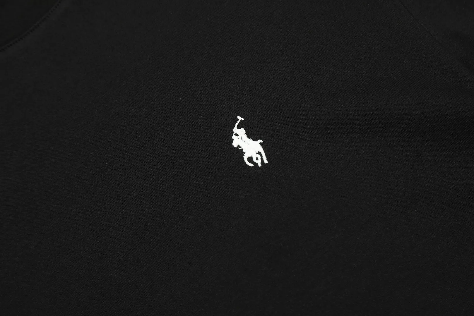 🅿️116 "Top quality" Style number: DS003# (not off the shelves all year round) [Ralph Lauren classic pony embroidered round neck basic short sleeves] ✅Ralph Lauren Ralph Lauren classic basic versatile round neck short sleeves ✅Main supplier platform live broadcast Wholesale entities Replenish when out of stock Not off the shelves ✅ZP quality 1:1 version Scan the code to enter the GF website Z cabinet quality ✅26 pieces of 180g hydrophilic toner 100% cotton fabric, comfortable and soft, strong breathability, high-end, cost-effective, good quality needless to say ✅Restore the original version, the maximum size can be worn up to 210 pounds, loose, comfortable and stress-free ✅Work wear, life wear, suitable for various occasions, must-have recommendation for couples Size: Powder white dark gray blue label light gray white label